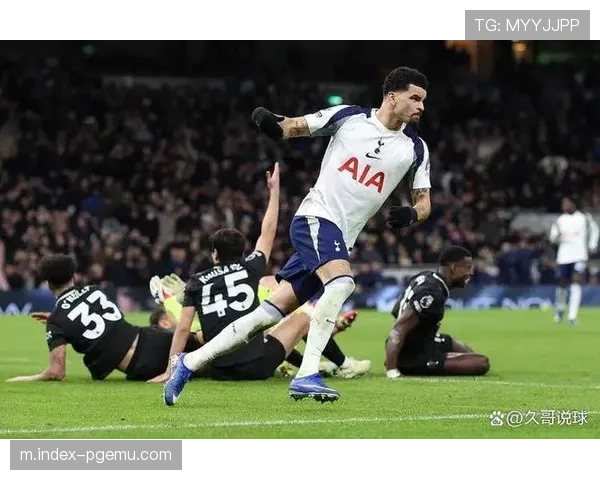 热刺十五分钟连丢三球创尴尬 图多尔临场调整未能扭转颓势 热刺十五分钟连丢三球创尴尬 图多尔临场调整未能扭转颓势