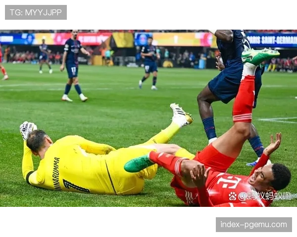 拜仁慕尼黑场均失球0.96个，门将诺伊尔复出提升防线信心